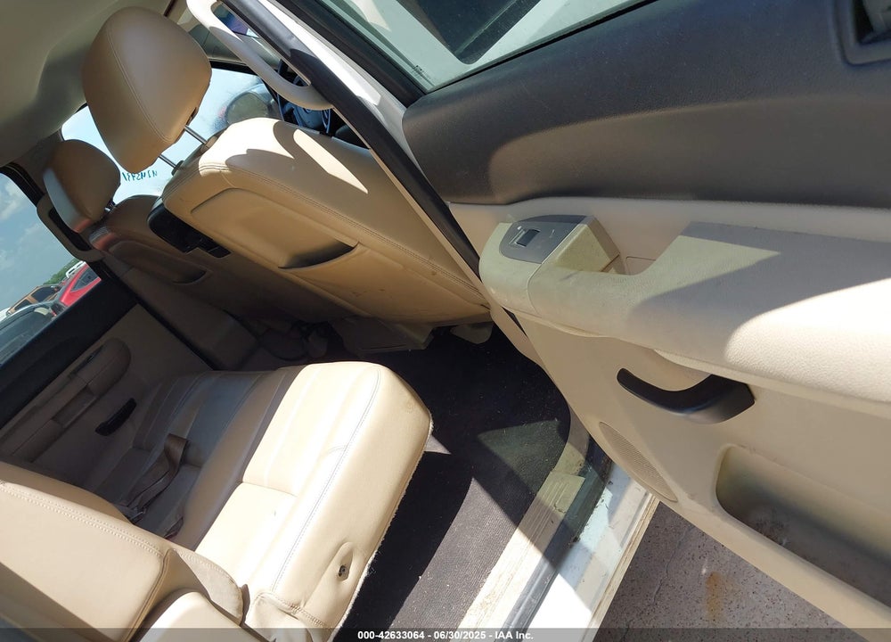 2011 CHEVROLET SILVERADO 1500 VIN: 3GCPCSE04BG385460