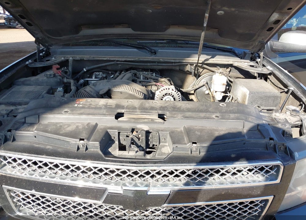 2011 CHEVROLET TAHOE VIN: 1GNSCCE01BR320637