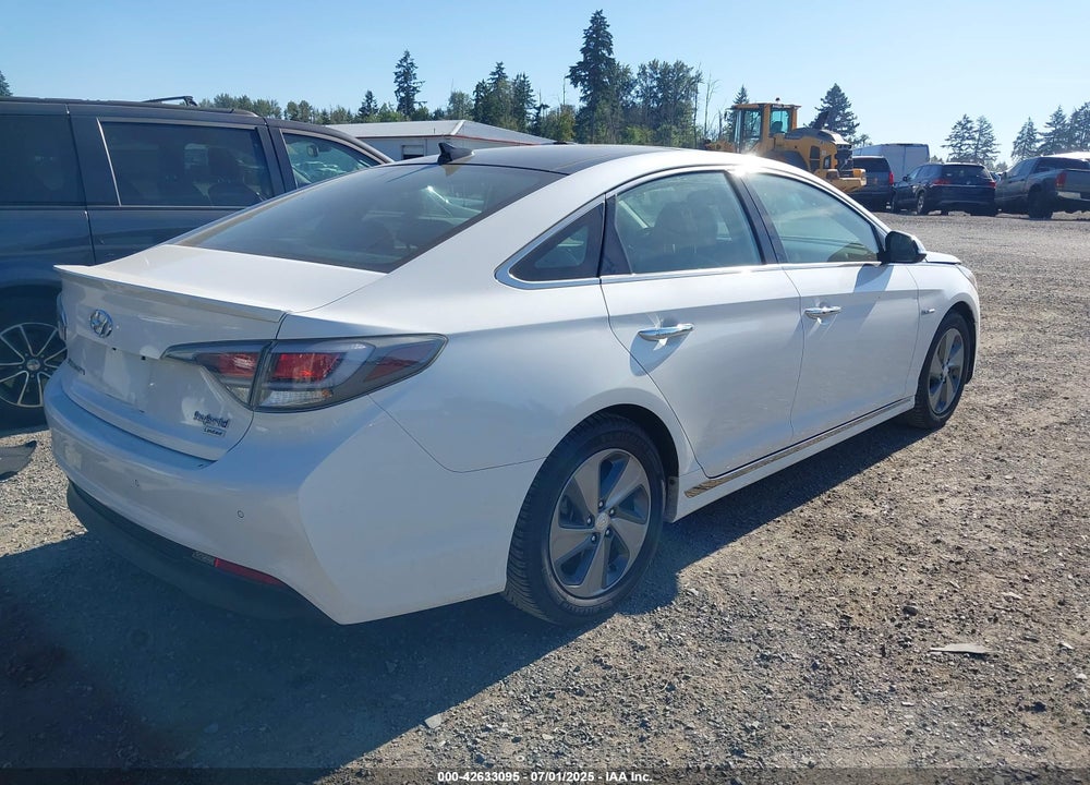 2017 HYUNDAI SONATA VIN: KMHE34L39HA063044