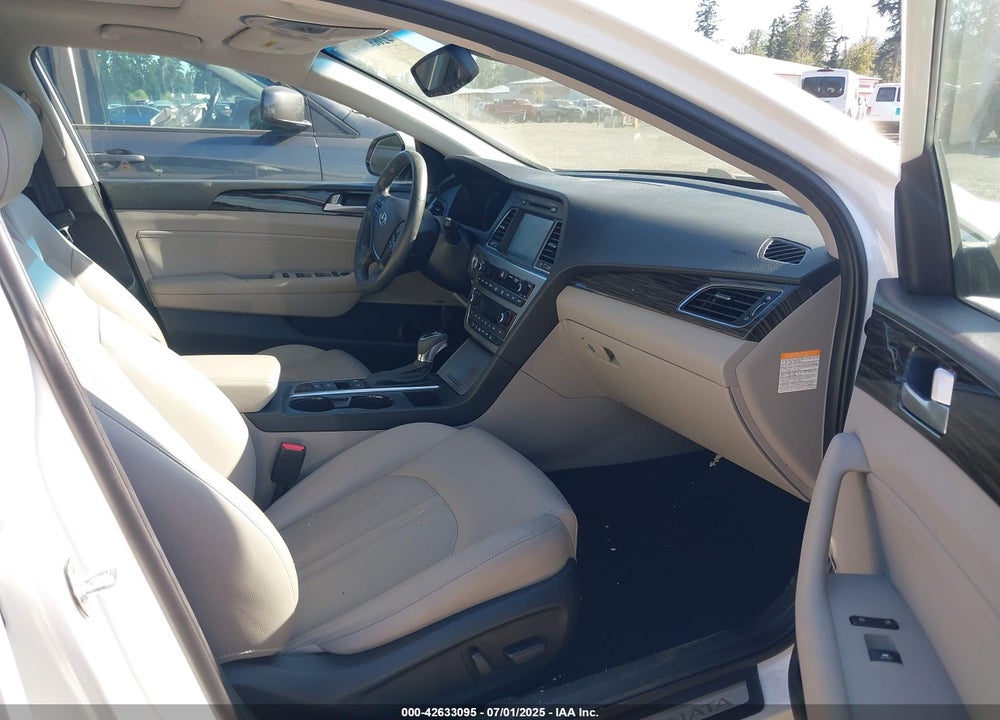 2017 HYUNDAI SONATA VIN: KMHE34L39HA063044