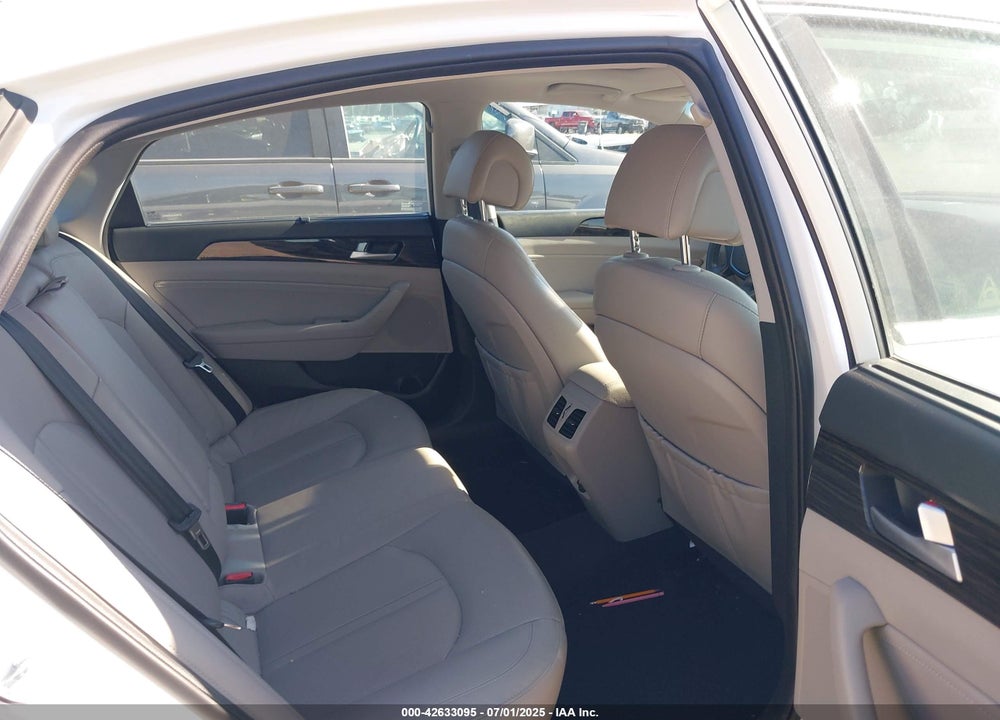 2017 HYUNDAI SONATA VIN: KMHE34L39HA063044