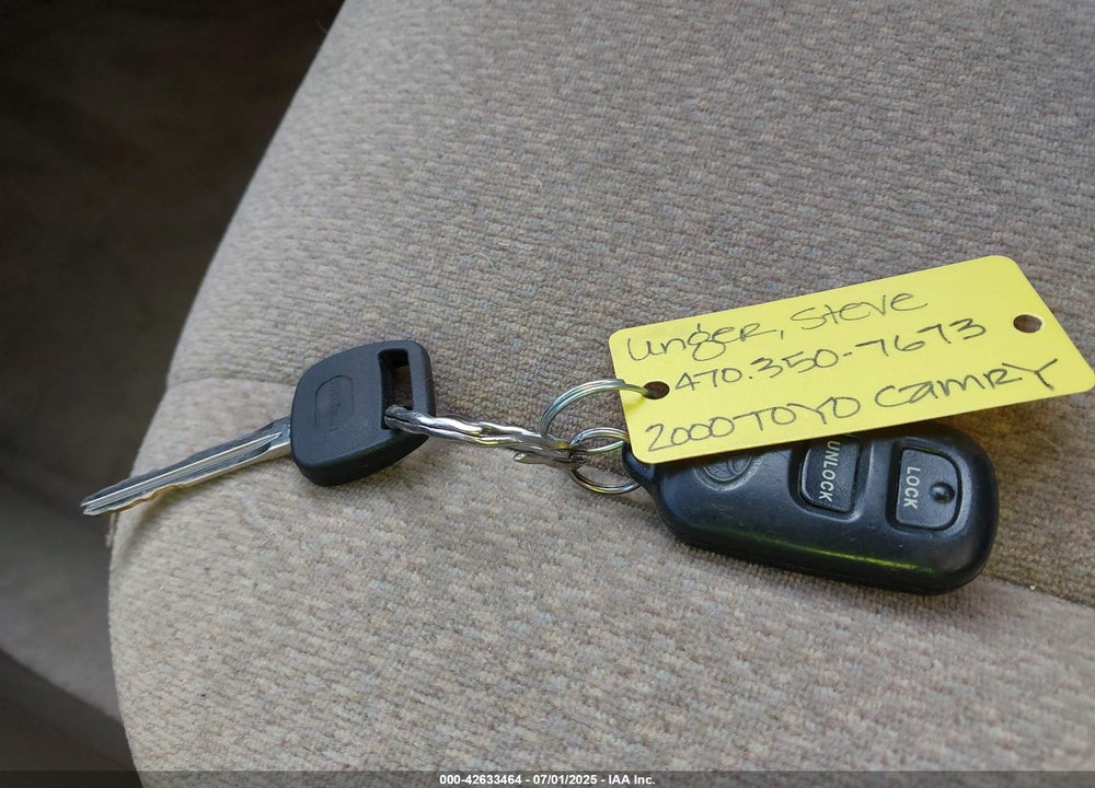 2000 TOYOTA CAMRY VIN: 4T1BG22K0YU665107