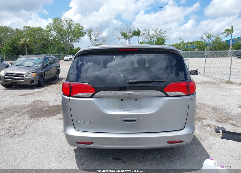 2017 CHRYSLER PACIFICA TOURING VIN: 2C4RC1DG7HR516711
