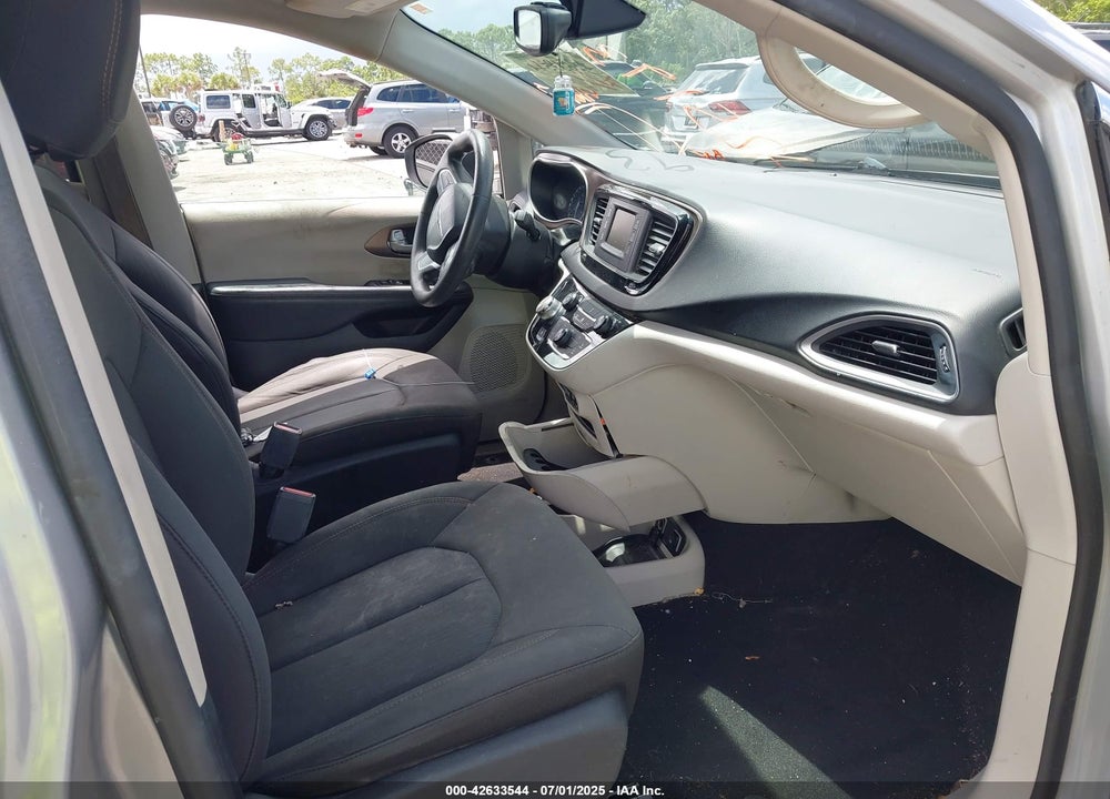 2017 CHRYSLER PACIFICA TOURING VIN: 2C4RC1DG7HR516711