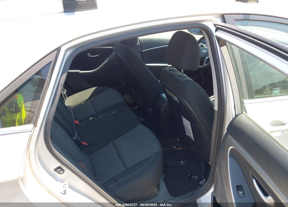 2016 HYUNDAI ELANTRA GT VIN: KMHD35LH7GU324519