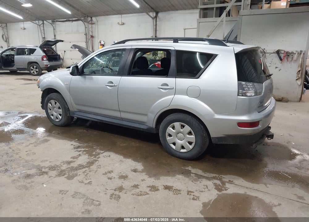 2011 MITSUBISHI OUTLANDER ES VIN: JA4AS2AW3BU015546