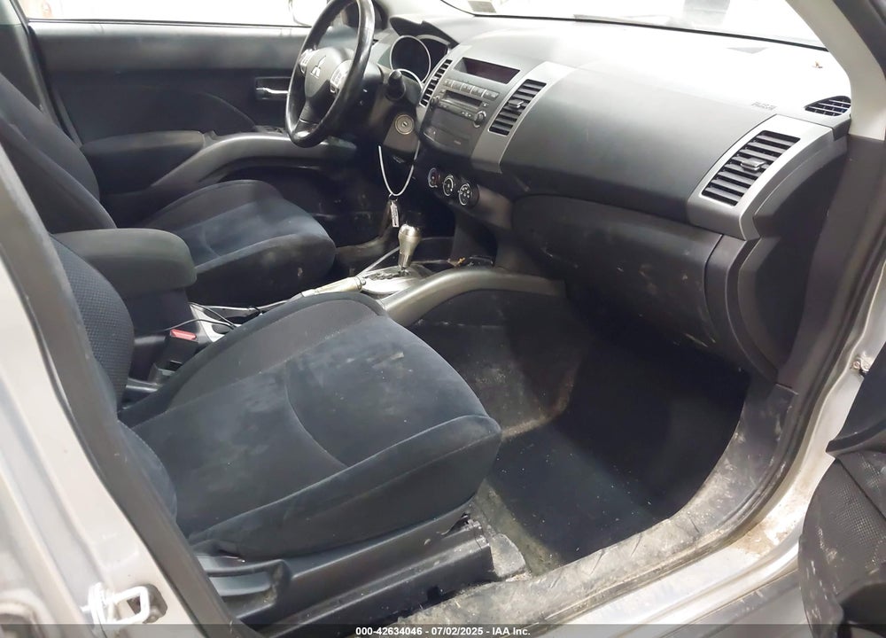2011 MITSUBISHI OUTLANDER ES VIN: JA4AS2AW3BU015546