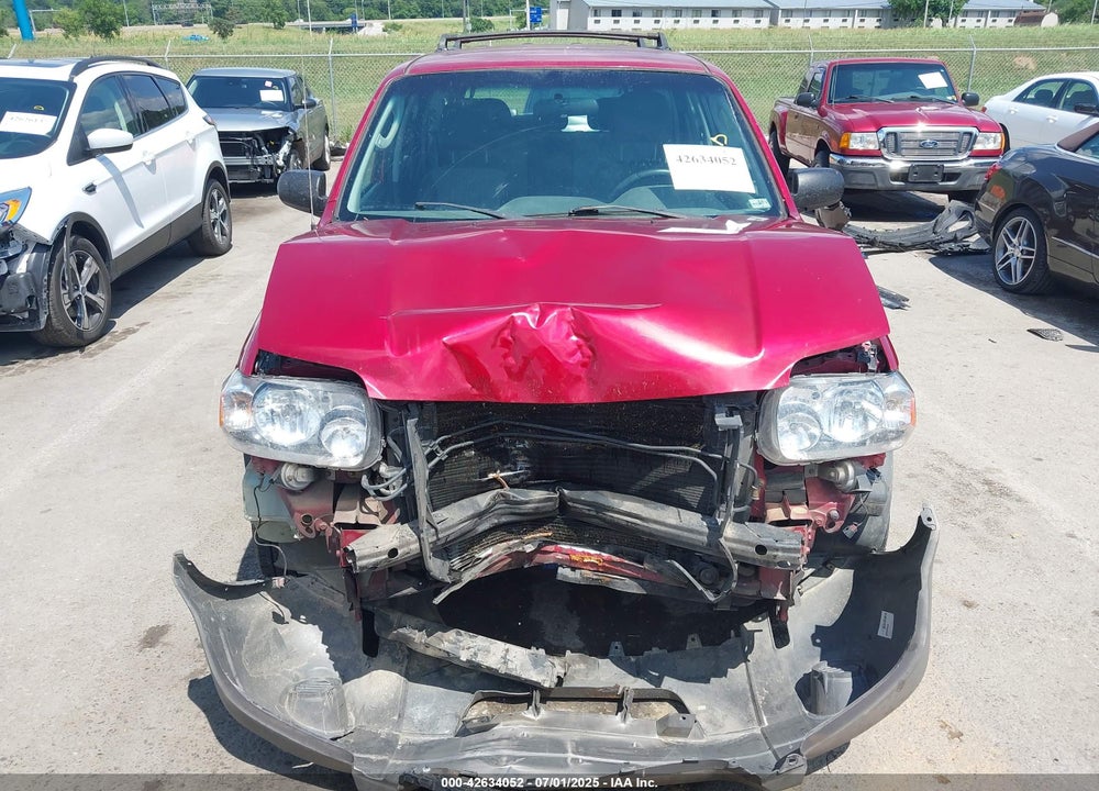 2005 FORD ESCAPE XLS VIN: 1FMYU02Z55KA01607