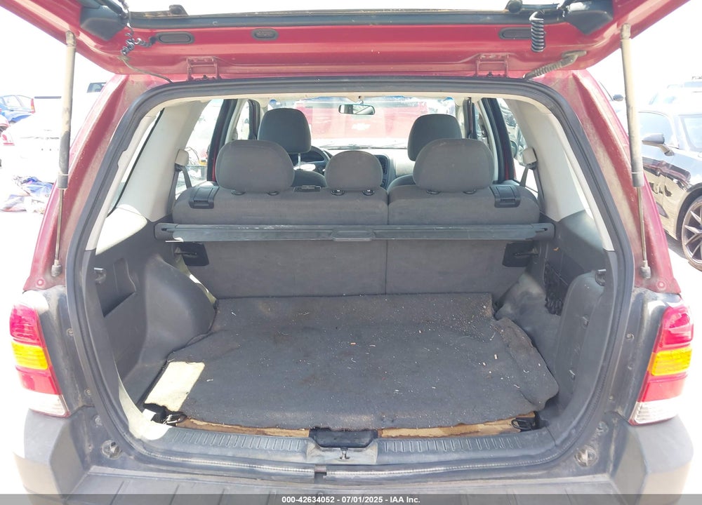 2005 FORD ESCAPE XLS VIN: 1FMYU02Z55KA01607
