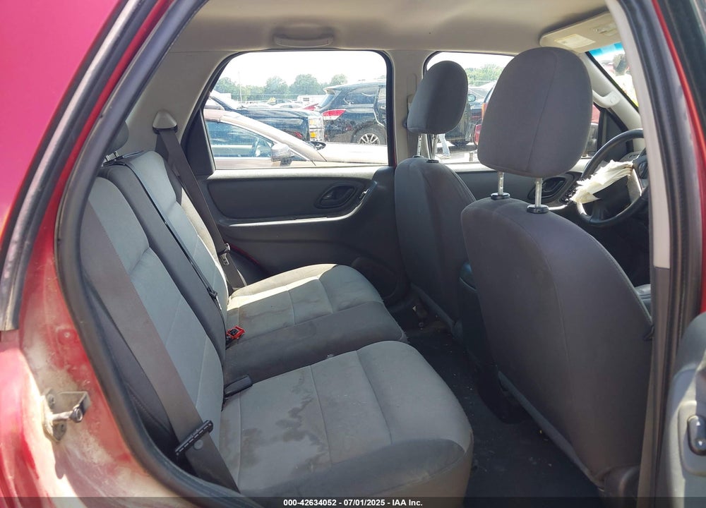 2005 FORD ESCAPE XLS VIN: 1FMYU02Z55KA01607