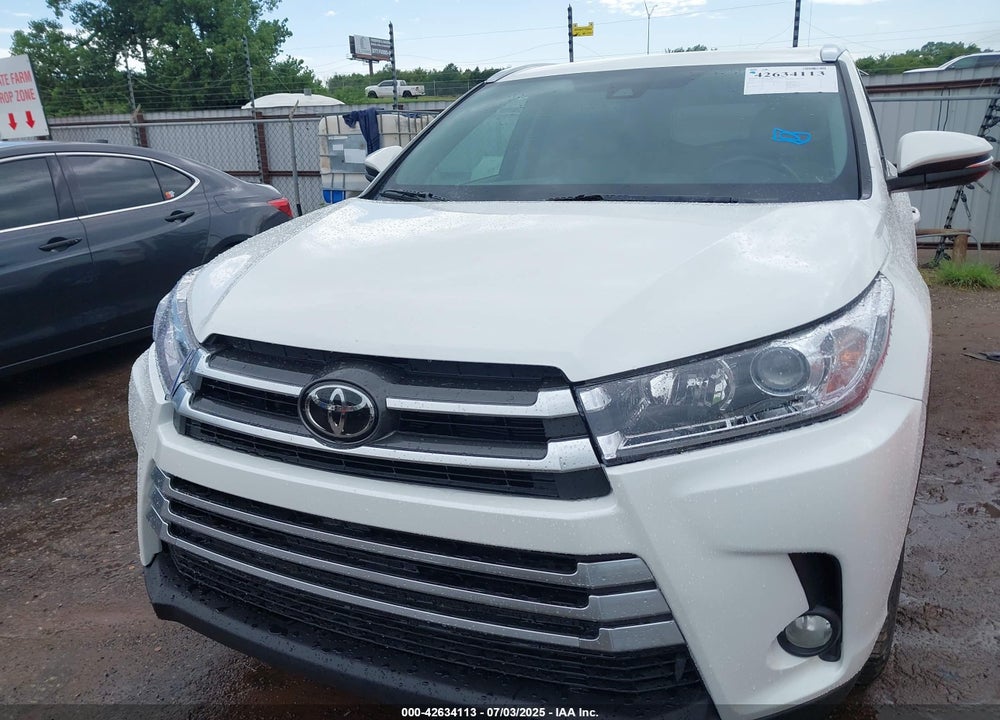 2017 TOYOTA HIGHLANDER VIN: 5TDYZRFH5HS228949