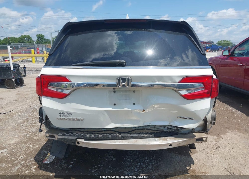 2018 HONDA ODYSSEY TOURING VIN: 5FNRL6H84JB035980