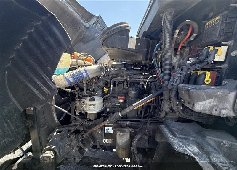 2019 KENWORTH T680 VIN: 1XKYDP9X3KJ183895