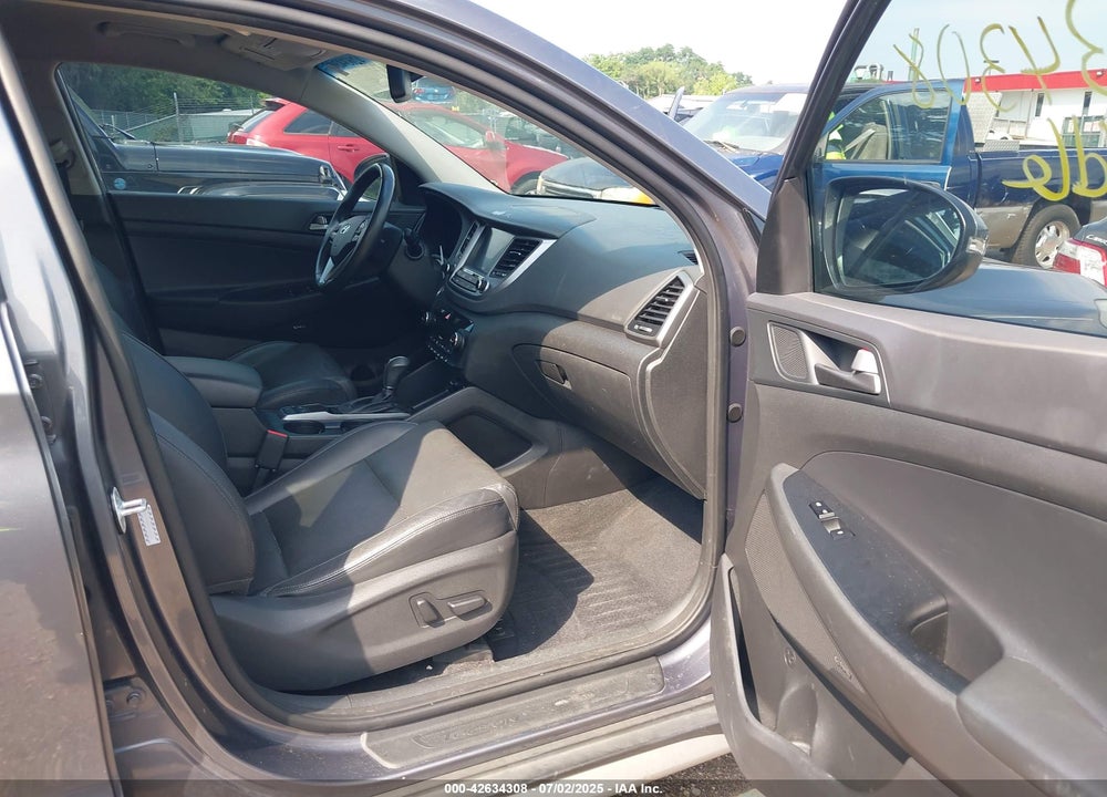 2018 HYUNDAI TUCSON VIN: KM8J3CA46JU633297