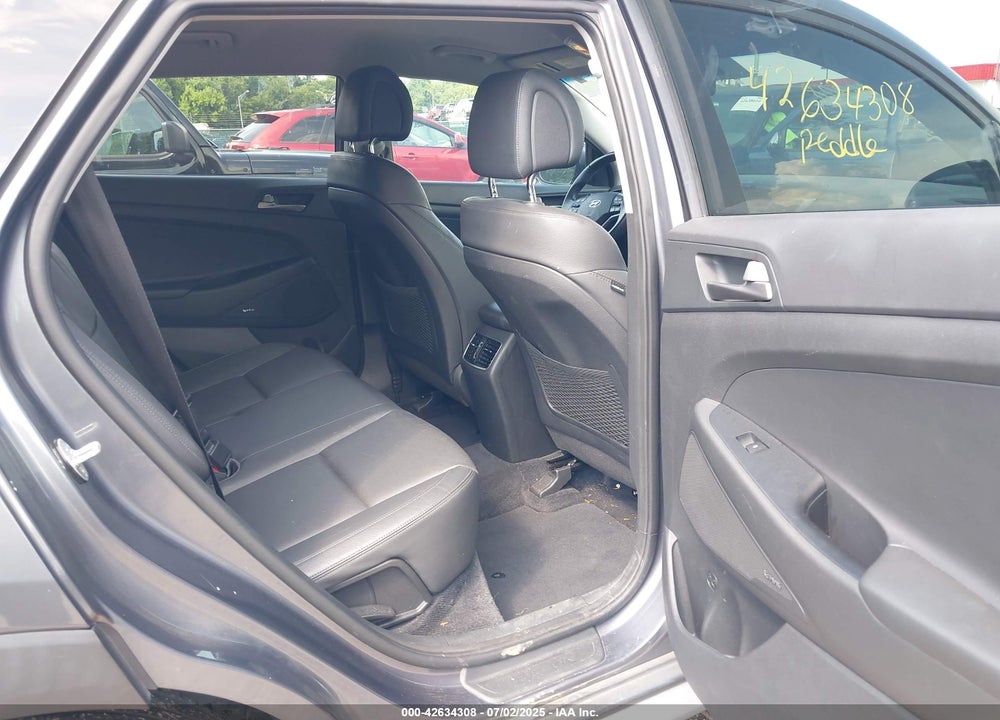 2018 HYUNDAI TUCSON VIN: KM8J3CA46JU633297