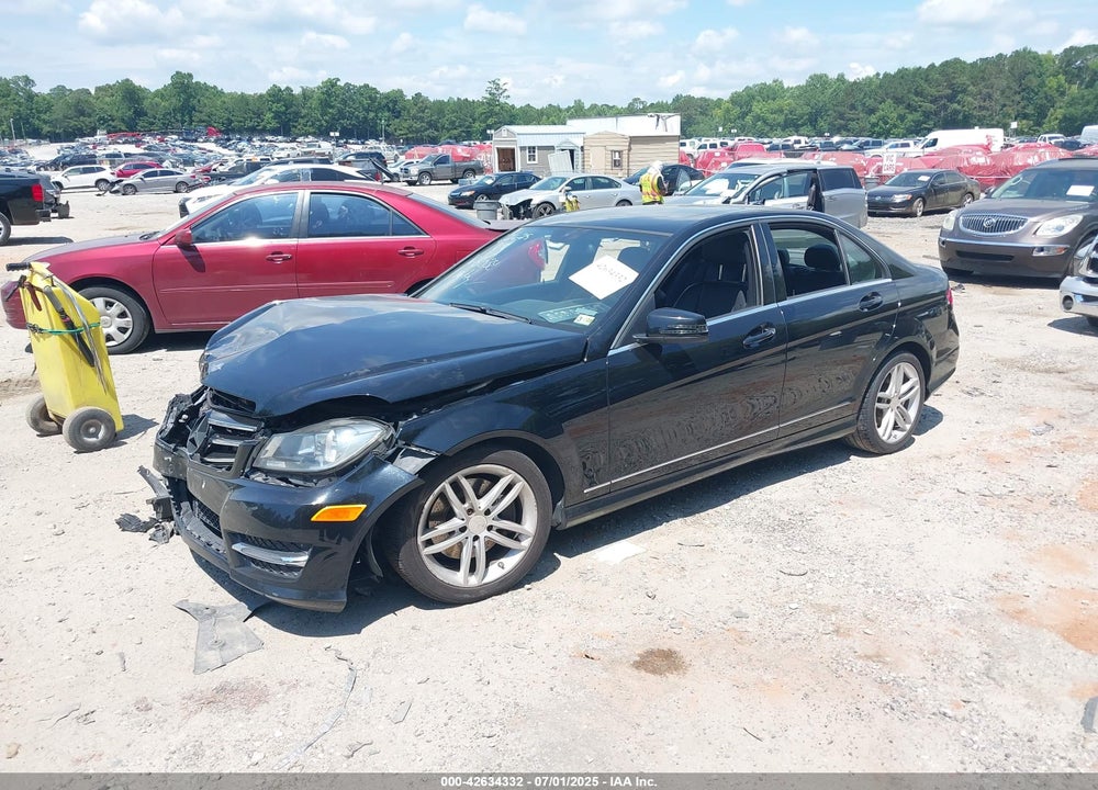 2014 MERCEDES-BENZ C CLASS VIN: WDDGF8AB1EG158038