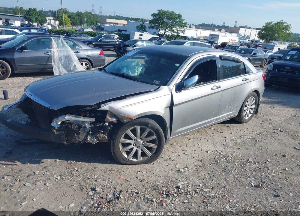 2013 CHRYSLER 200 VIN: 1C3CCBCG3DN555711