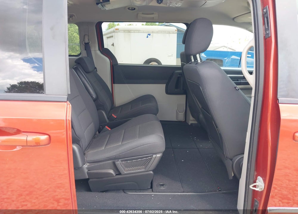 2008 DODGE GRAND CARAVAN VIN: 2D8HN54P68R833524