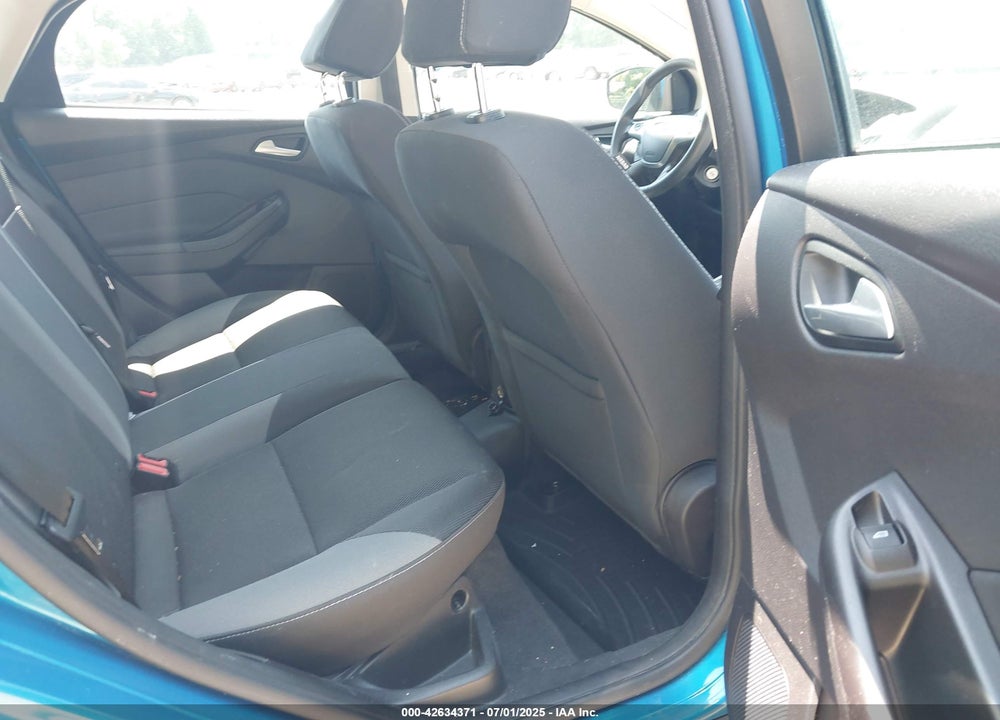 2014 FORD FOCUS VIN: 1FADP3K23EL450749