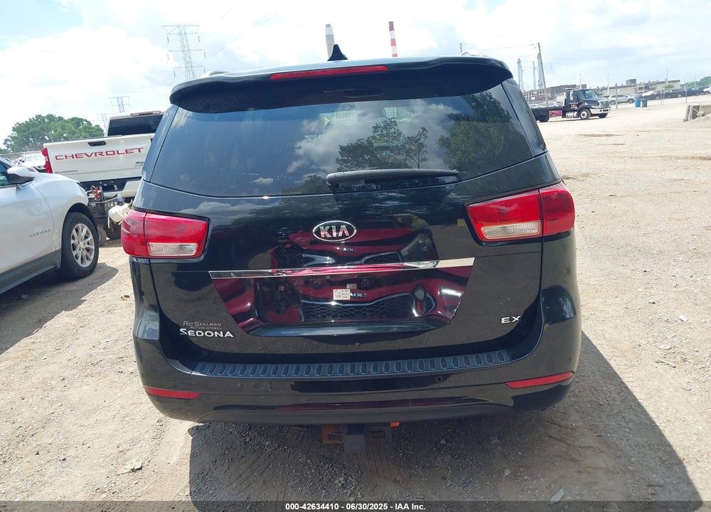 2015 KIA SEDONA EX VIN: KNDMC5C11F6049272