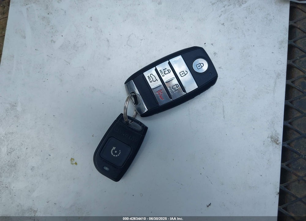 2015 KIA SEDONA EX VIN: KNDMC5C11F6049272