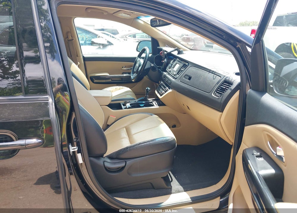 2015 KIA SEDONA EX VIN: KNDMC5C11F6049272