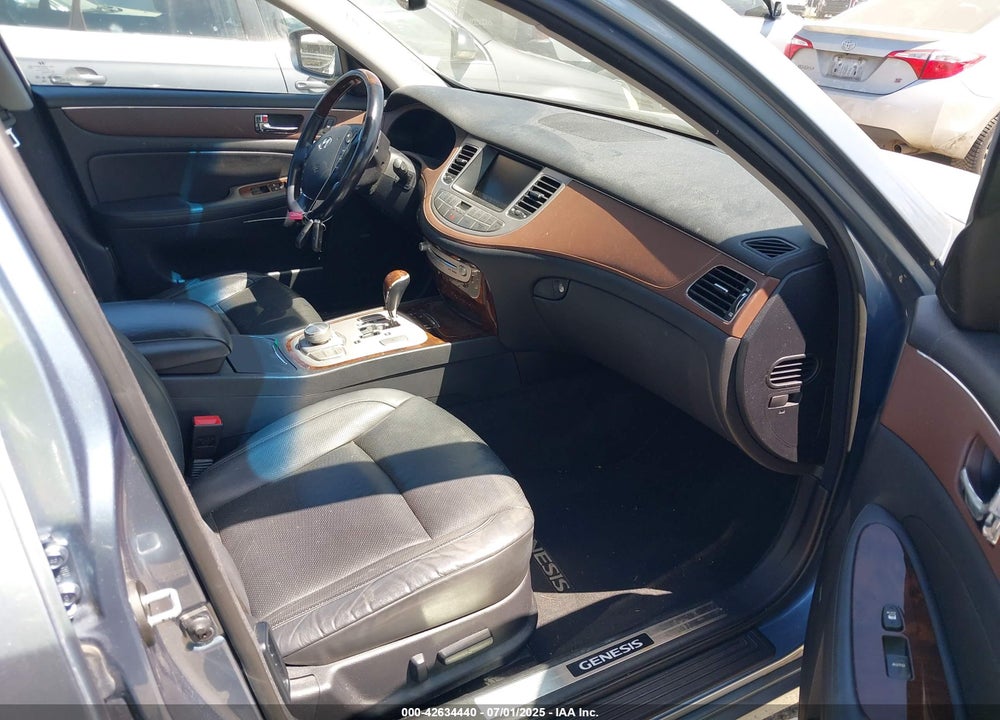 2009 HYUNDAI GENESIS VIN: KMHGC46F49U032234