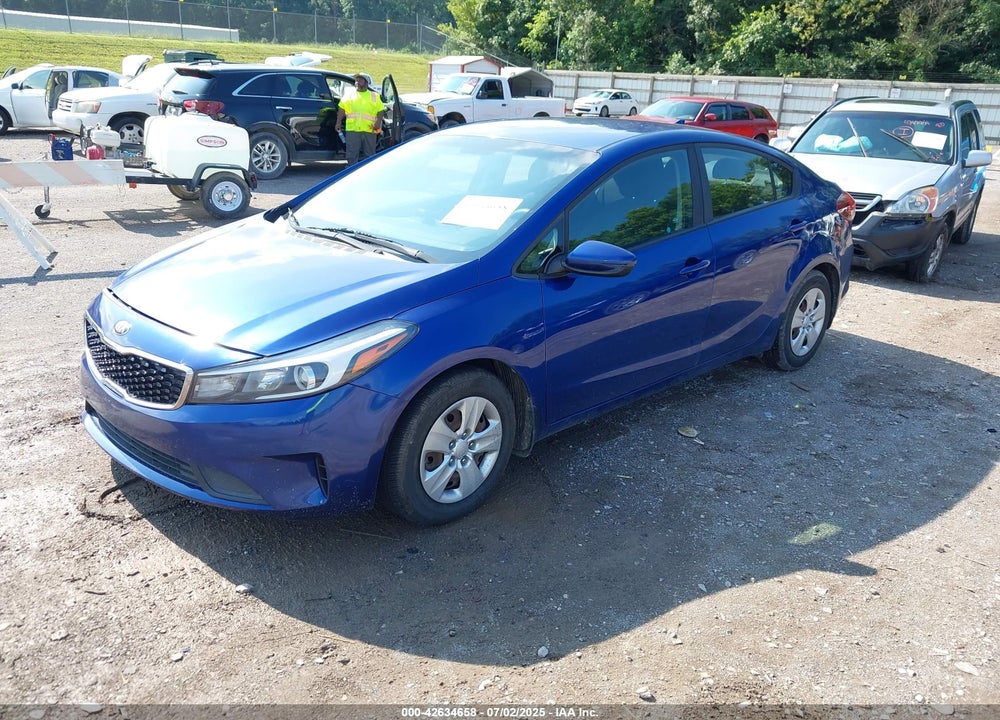 2017 KIA FORTE VIN: 3KPFK4A79HE010438