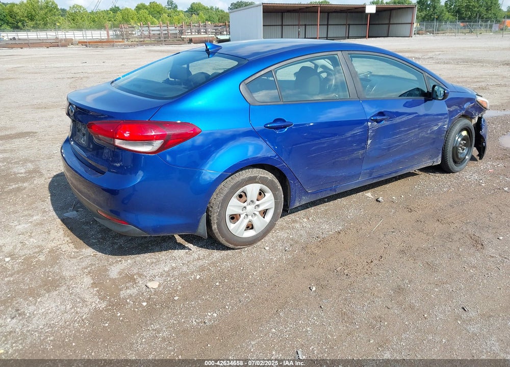 2017 KIA FORTE VIN: 3KPFK4A79HE010438