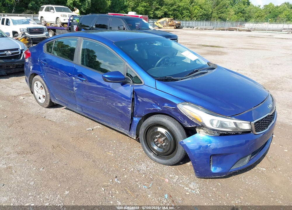 2017 KIA FORTE VIN: 3KPFK4A79HE010438