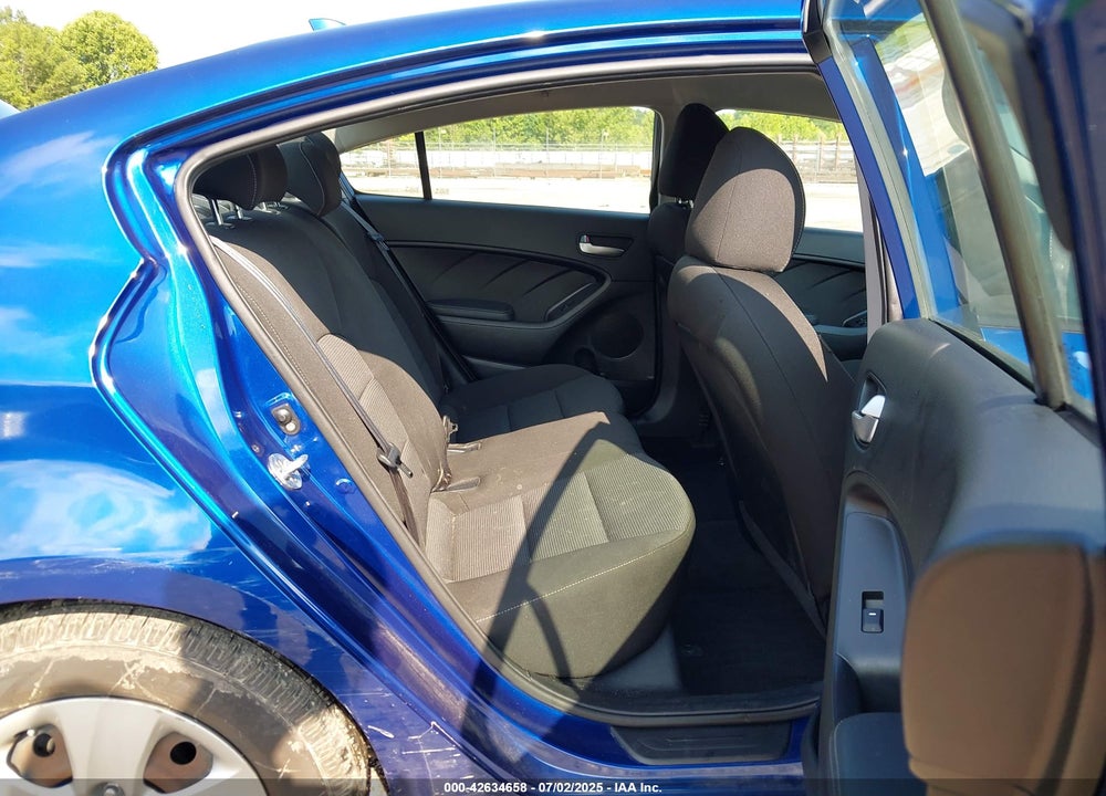 2017 KIA FORTE VIN: 3KPFK4A79HE010438