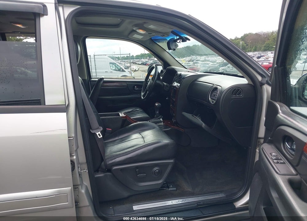 2005 GMC ENVOY XL SLT VIN: 1GKET16S856176265