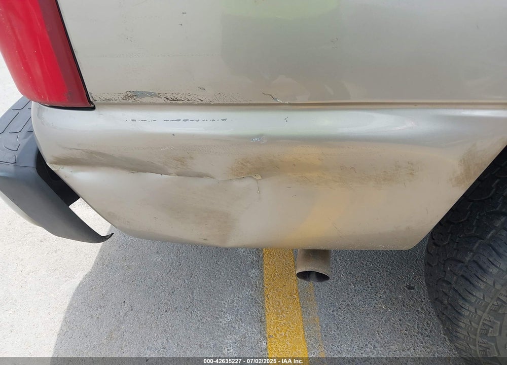 2003 CHEVROLET SUBURBAN 1500 LS VIN: 3GNEC16Z93G291596