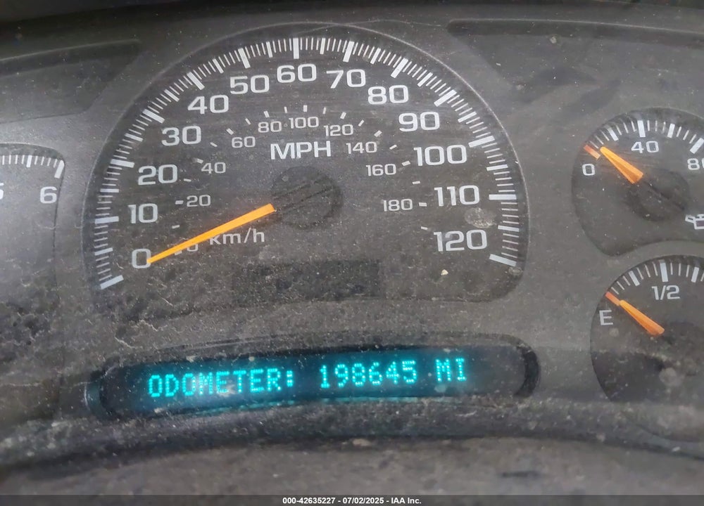 2003 CHEVROLET SUBURBAN 1500 LS VIN: 3GNEC16Z93G291596