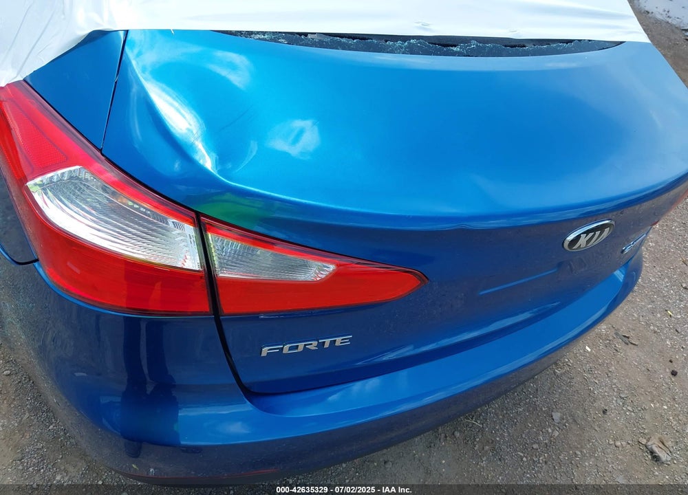 2015 KIA FORTE VIN: KNAFX4A85F5353151