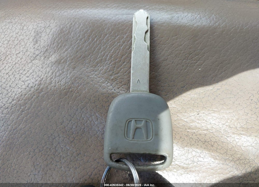 2006 HONDA PILOT EX-L VIN: 5FNYF18786B016160