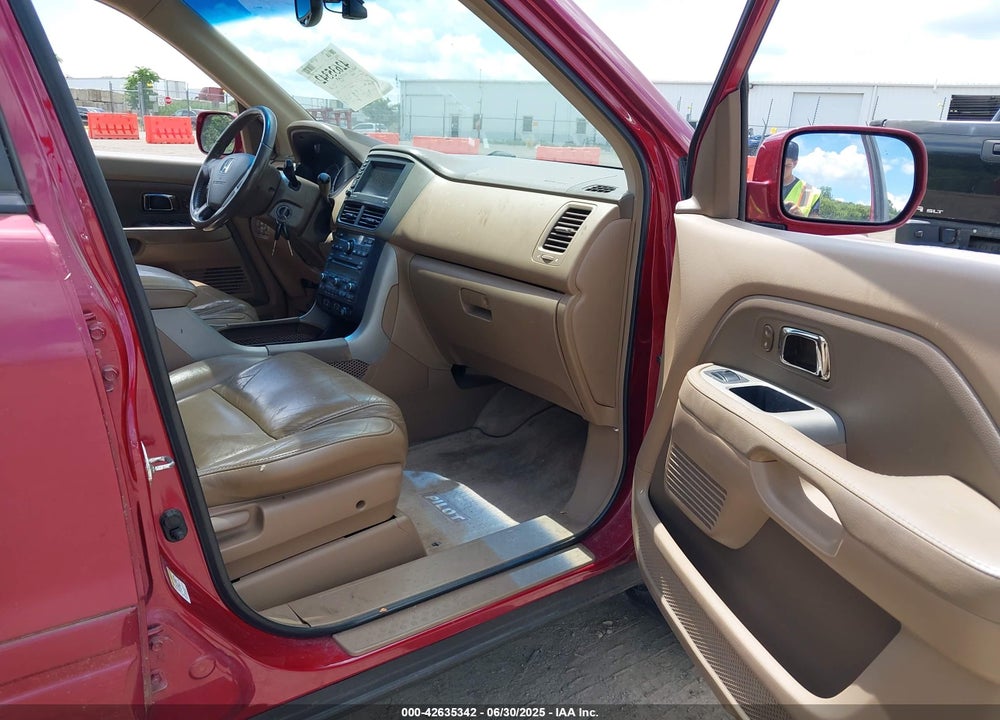 2006 HONDA PILOT EX-L VIN: 5FNYF18786B016160