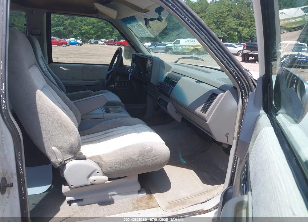 1994 GMC SIERRA C1500 VIN: 2GTEC19K5R1517805
