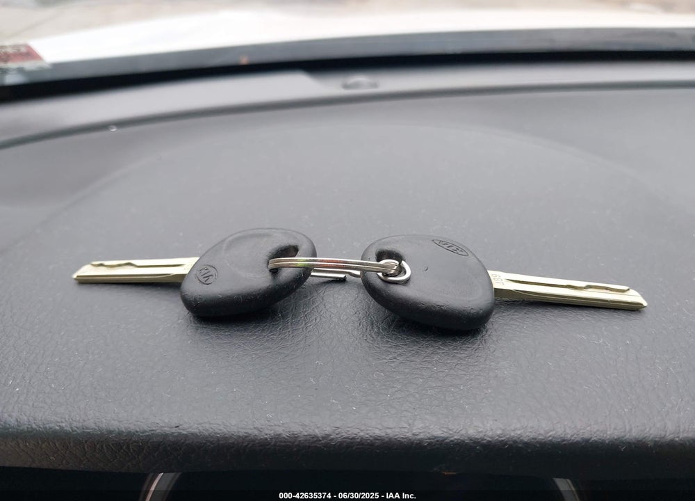 2012 KIA SORENTO VIN: 5XYKT3A64CG309425