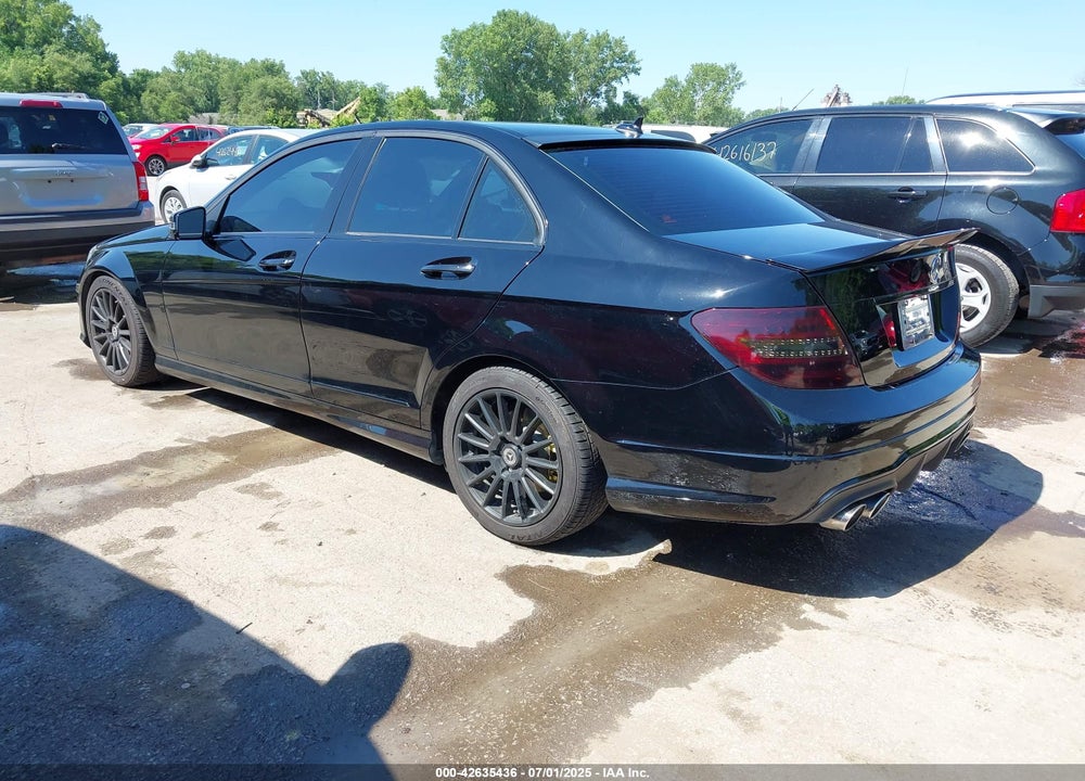 2012 MERCEDES-BENZ C CLASS VIN: WDDGF8BBXCF913589