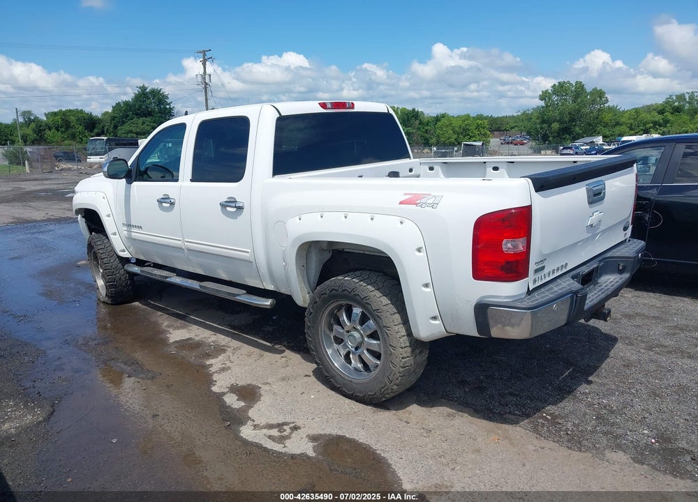 2011 CHEVROLET SILVERADO 1500 VIN: 3GCPKSE36BG101808