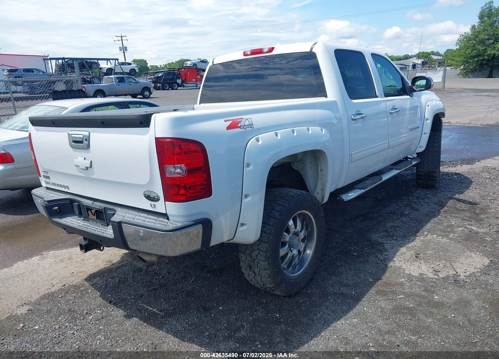 2011 CHEVROLET SILVERADO 1500 VIN: 3GCPKSE36BG101808