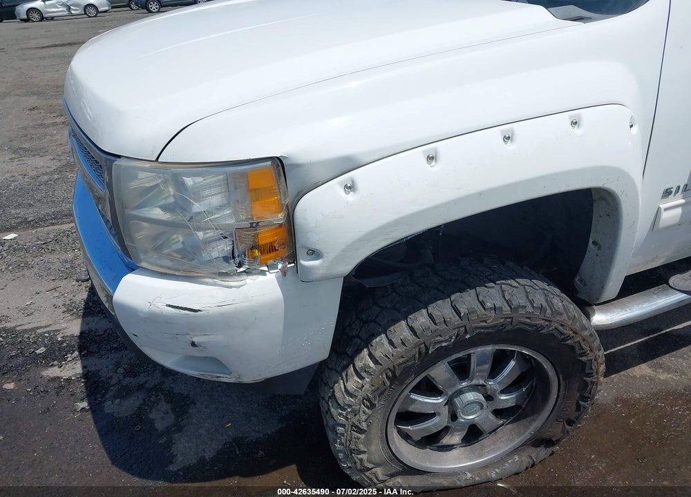 2011 CHEVROLET SILVERADO 1500 VIN: 3GCPKSE36BG101808