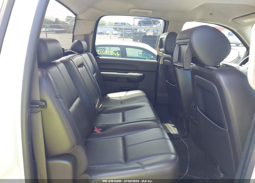 2011 CHEVROLET SILVERADO 1500 VIN: 3GCPKSE36BG101808