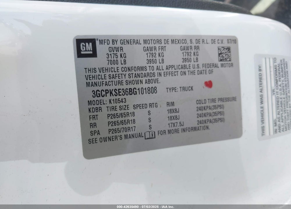 2011 CHEVROLET SILVERADO 1500 VIN: 3GCPKSE36BG101808