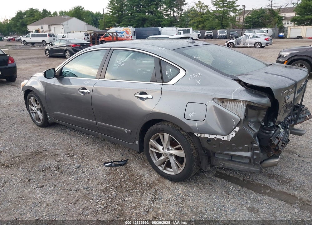 2015 NISSAN ALTIMA VIN: 1N4AL3AP0FC240218