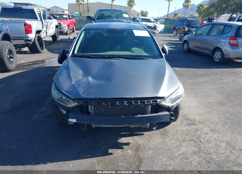 2018 HYUNDAI ELANTRA VIN: 5NPD84LF9JH246423