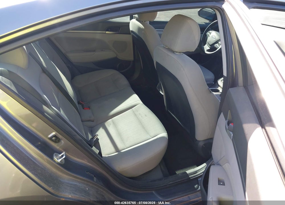 2018 HYUNDAI ELANTRA VIN: 5NPD84LF9JH246423