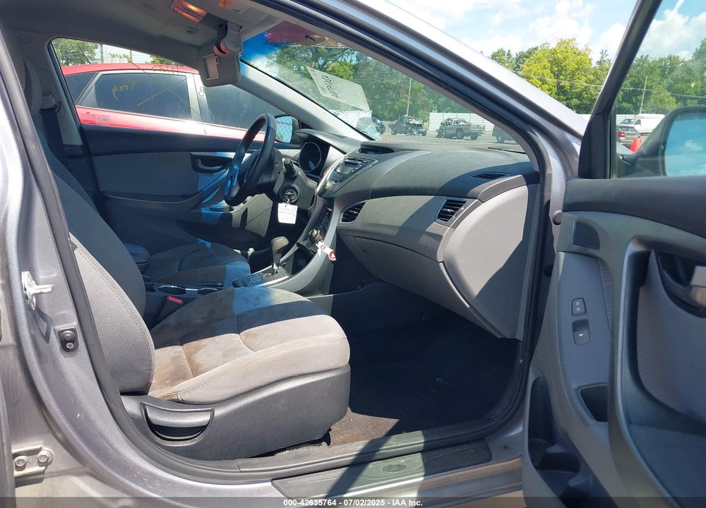 2013 HYUNDAI ELANTRA VIN: KMHDH4AE7DU592745