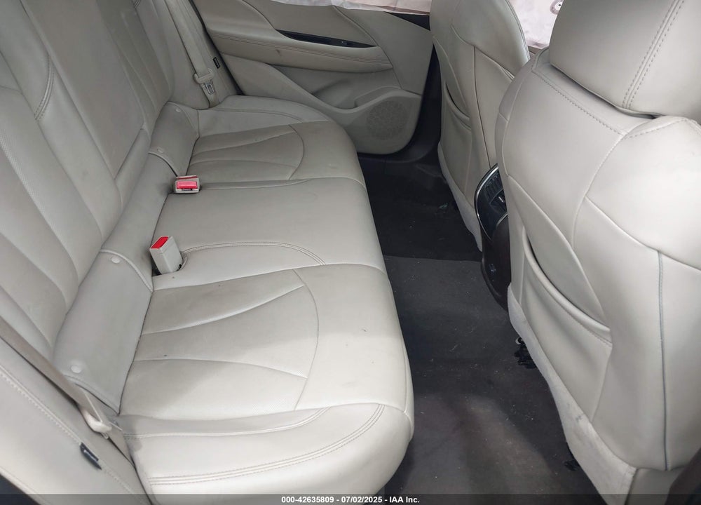 2019 BUICK LACROSSE AWD ESSENCE VIN: 1G4ZR5SS8KU123352